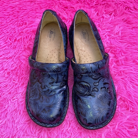GH Bass Sheena embossed dark blue cushioned clogs size 8 - Picture 2 of 9